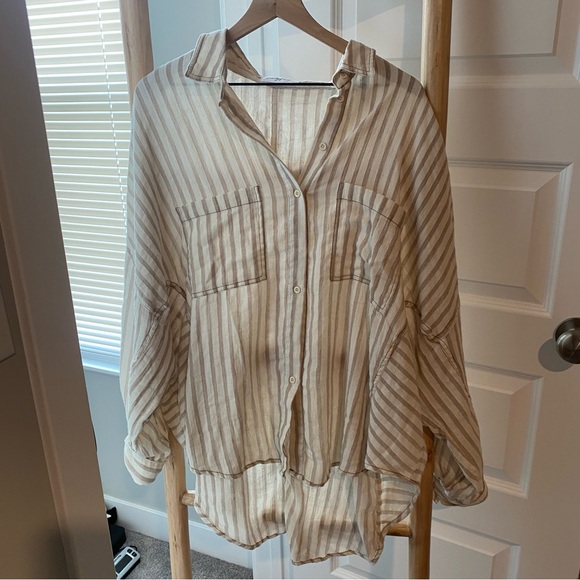 Carly Jean Los Angeles Beige Striped Button Down Shirt Sz Medium - Picture 4 of 9